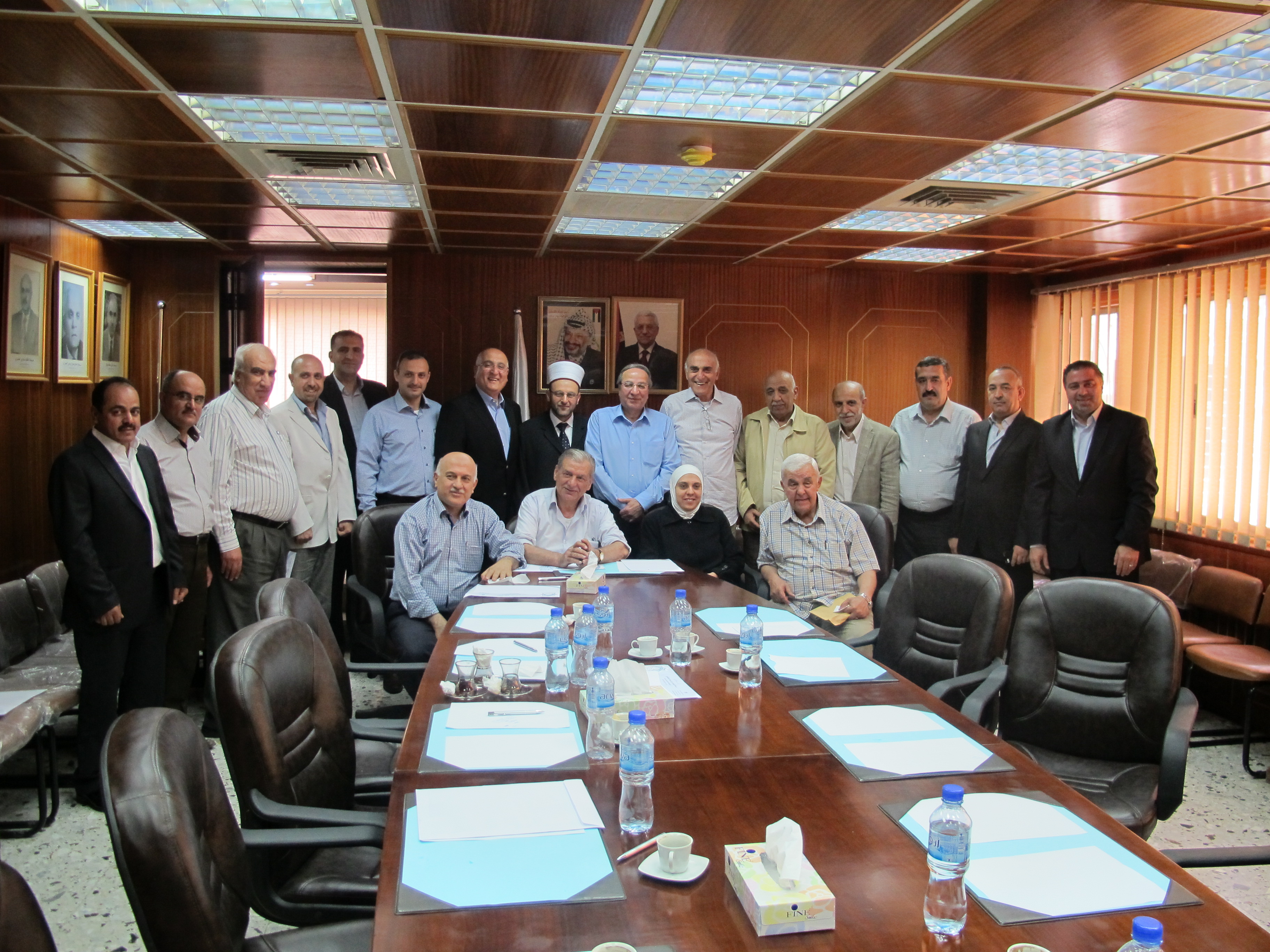 رئيس واعضاء غرفة تجارة وصناعة نابلس يستقبلون لجنة زكاة نابلس 13/5/2013