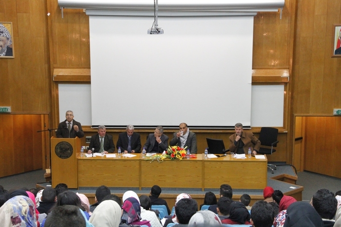 رئيس الغرفة حسام حجاوي يشارك في الندوة ندوة اقتصادية في جامعة النجاح بعنوان: لندعم المنتج الوطني 25/2/2015