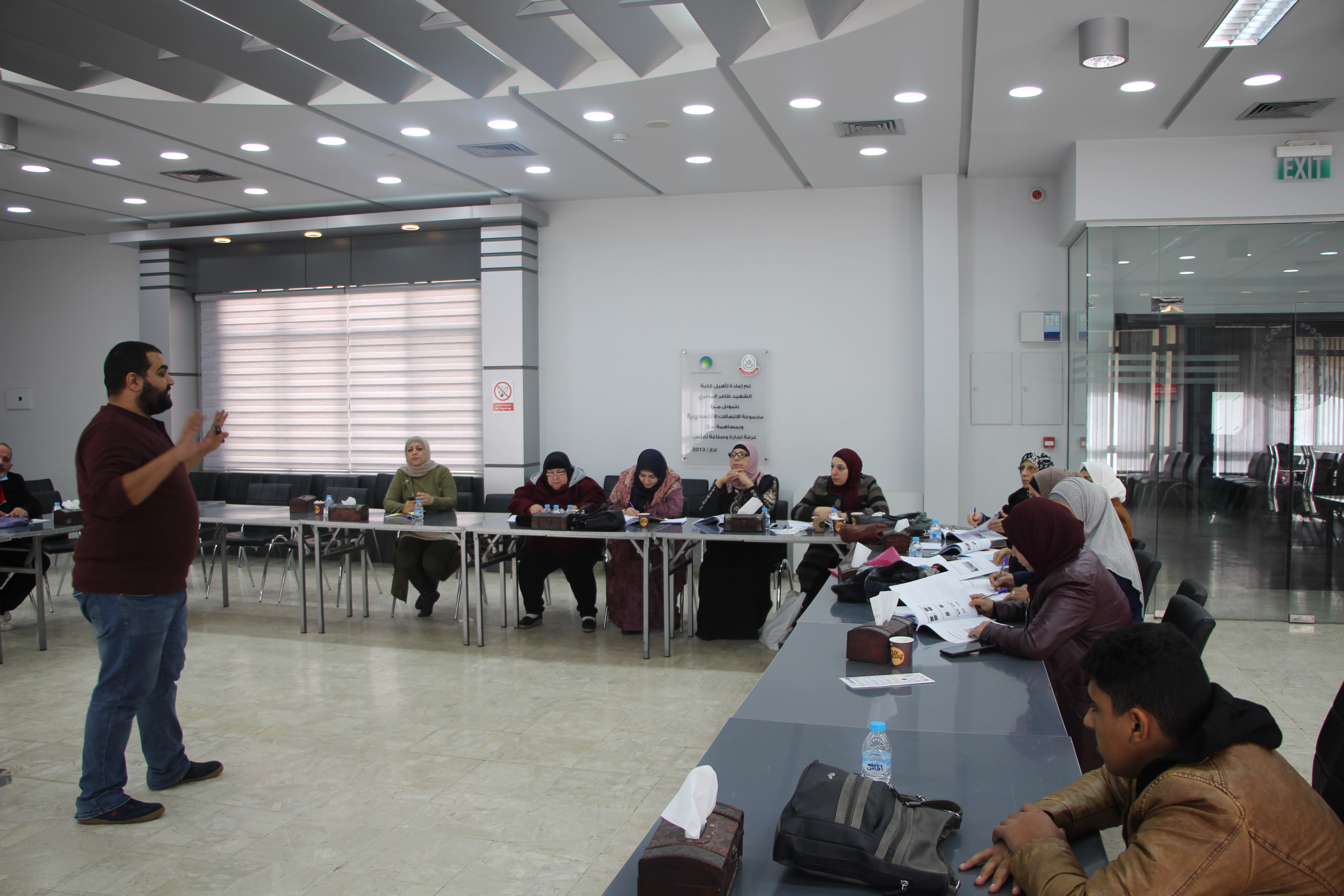 غرفة تجارة نابلس تنظم ورشة تدريبية حول السلامة الغذائية بالتعاون مع مشروع منشأتي واتحاد الصناعات الغذائية والزراعية الفلسطينية12-12-2021