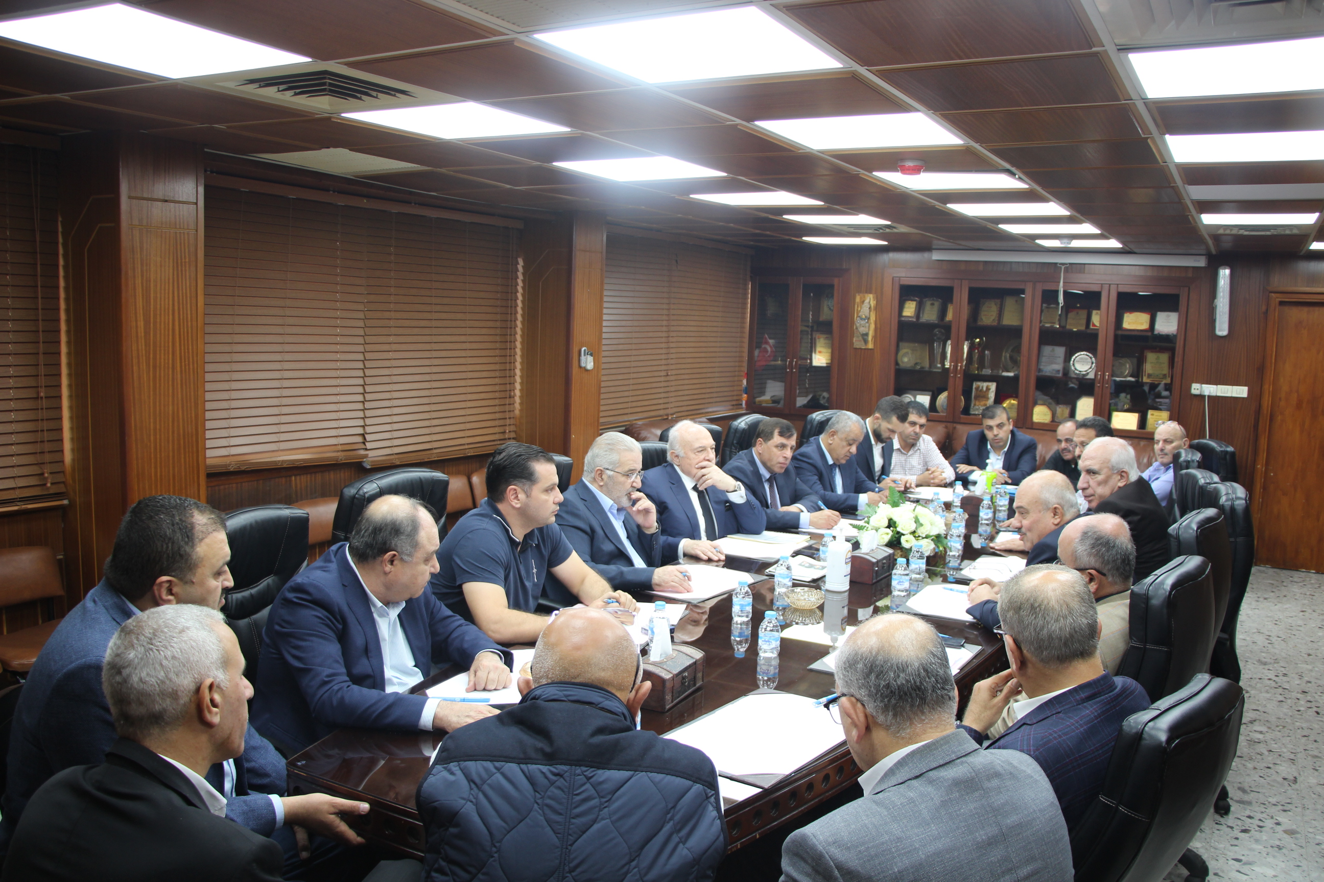 مجلس ادارة غرفة تجارة نابلس يلتقي وزير المالية29-10-2022