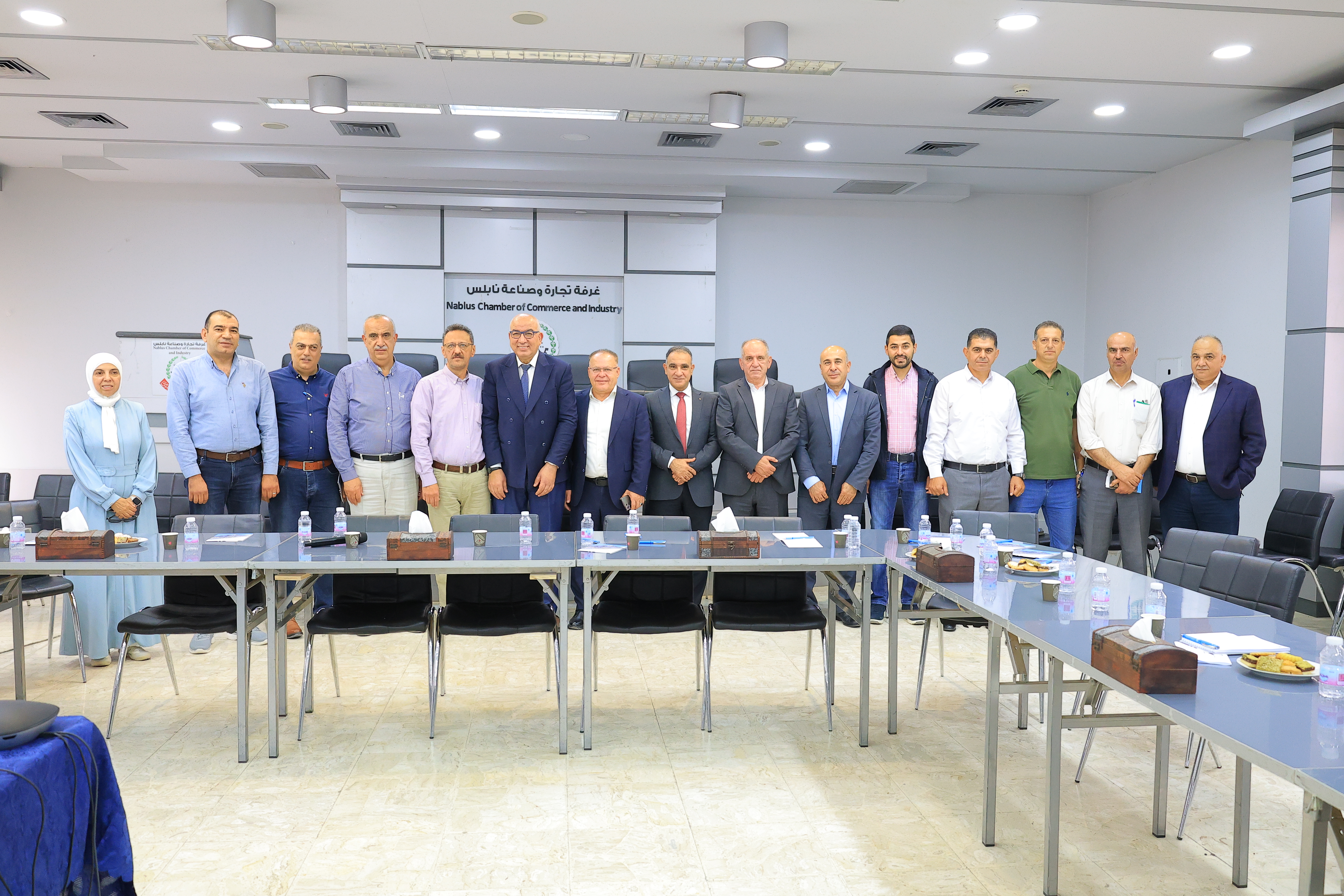 غرفة تجارة نابلس تنظم ورشة عمل مع سلطة الطاقة الفلسطينية 25-10-2025