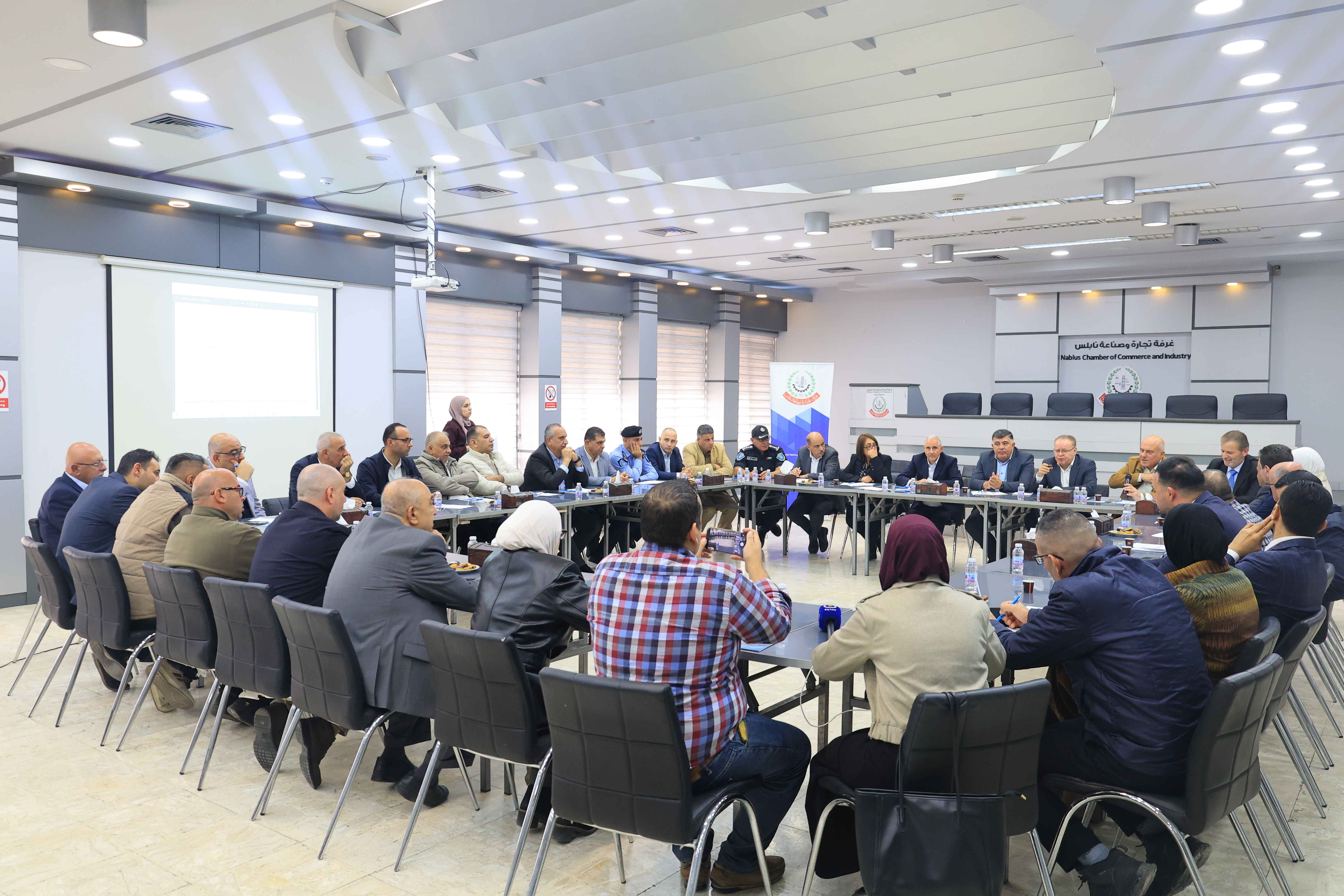 بحضور كل الشركاء غرفة تجارة نابلس تعقد ورشة عمل حول الرؤية المستقبلية لترويج مدينة نابلس اقتصاديًا وسياحيًا لعام 2026